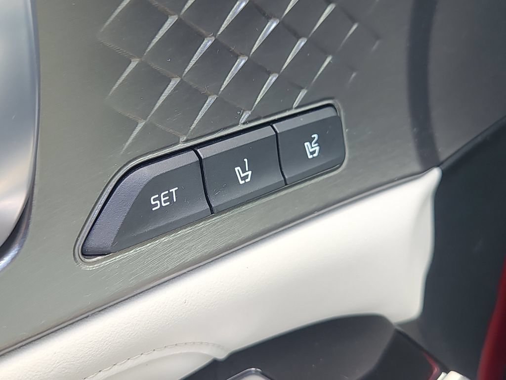 Certified 2023 Kia Sorento SX Prestige w/ Panoramic Sunroof Package AWD/4WD image 15