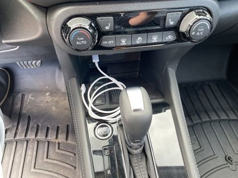 Used 2024 Nissan Kicks SR w/ SR Premium Package FWD image 15