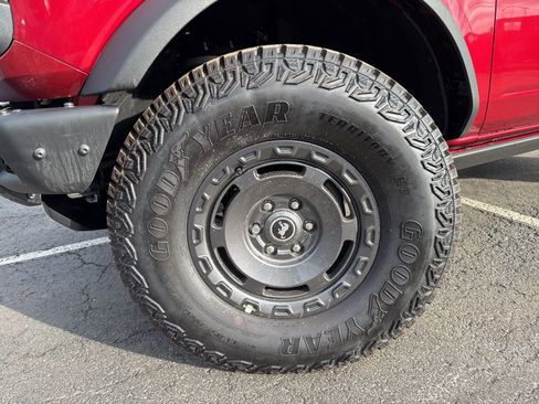 New 2025 Ford Bronco Badlands image 36