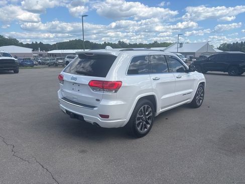 Used 2017 Jeep Grand Cherokee Overland AWD/4WD image 3