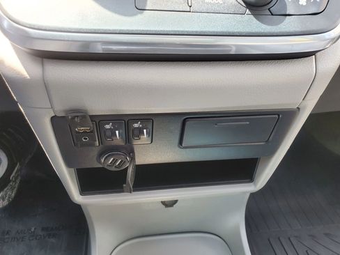 Used 2017 Toyota Sienna XLE w/ XLE Navigation Package FWD image 50