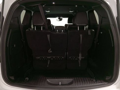 Used 2024 Chrysler Pacifica Limited FWD image 5