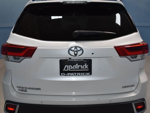Used 2017 Toyota Highlander Limited image 33