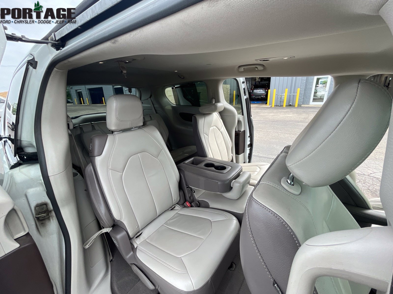 Used 2017 Chrysler Pacifica Touring-L FWD image 20