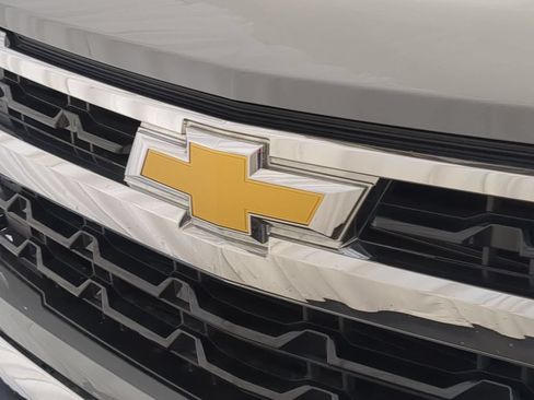 Used 2024 Chevrolet Silverado 1500 LT AWD/4WD image 12