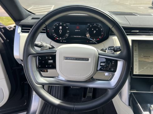 Used 2024 Land Rover Range Rover SE image 19