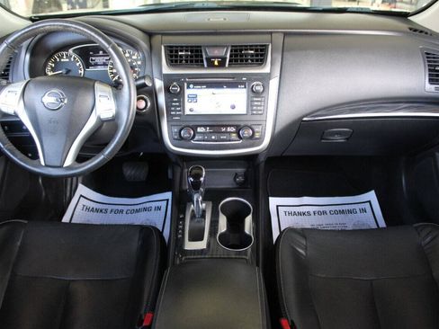 Used 2017 Nissan Altima 2.5 SL w/ Technology Package FWD image 18