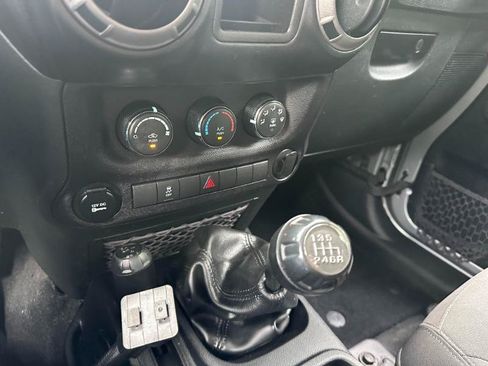 Used 2014 Jeep Wrangler Unlimited Sport AWD/4WD image 28