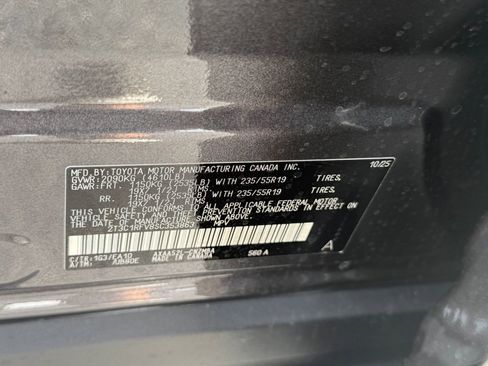 Used 2025 Toyota RAV4 XLE Premium image 21