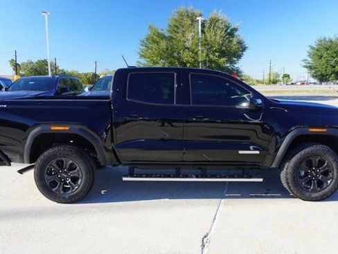 New 2025 GMC Canyon Elevation w/ Convenience Package image 4