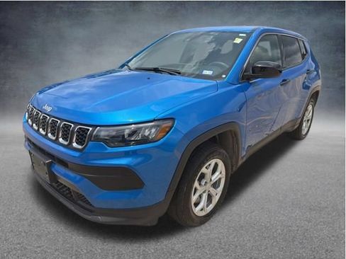 Used 2024 Jeep Compass Sport AWD/4WD image 2