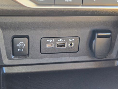 Used 2025 Nissan Sentra SV w/ SV Premium Package FWD image 27