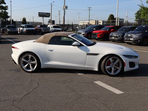 Used 2022 Jaguar F-TYPE Convertible RWD image 40