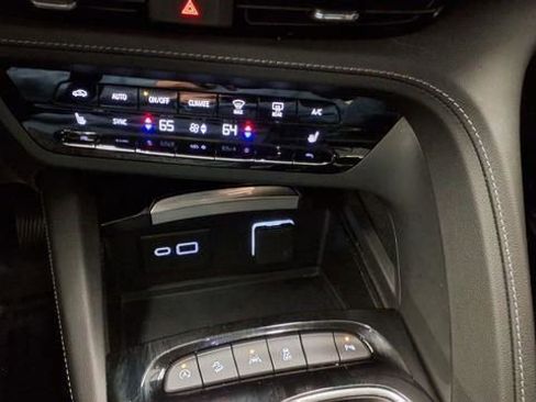 Used 2023 Buick Envision Preferred image 27