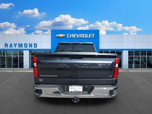 Used 2022 Chevrolet Silverado 1500 LT AWD/4WD image 4