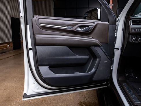 Used 2024 GMC Yukon Denali AWD/4WD image 38
