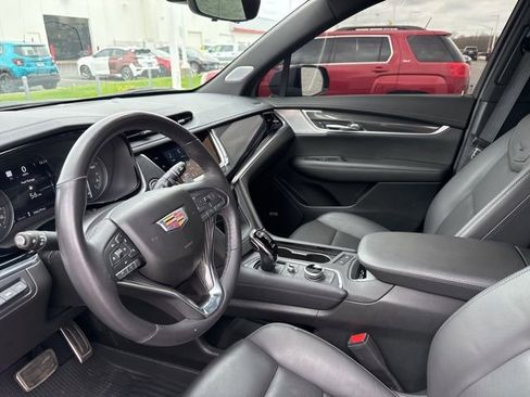 Used 2024 Cadillac XT6 Sport w/ Technology Package image 15