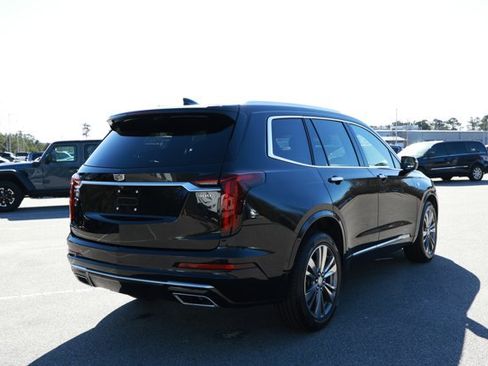 Used 2021 Cadillac XT6 Premium Luxury image 6