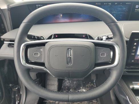 New 2026 Lincoln Nautilus Reserve image 16