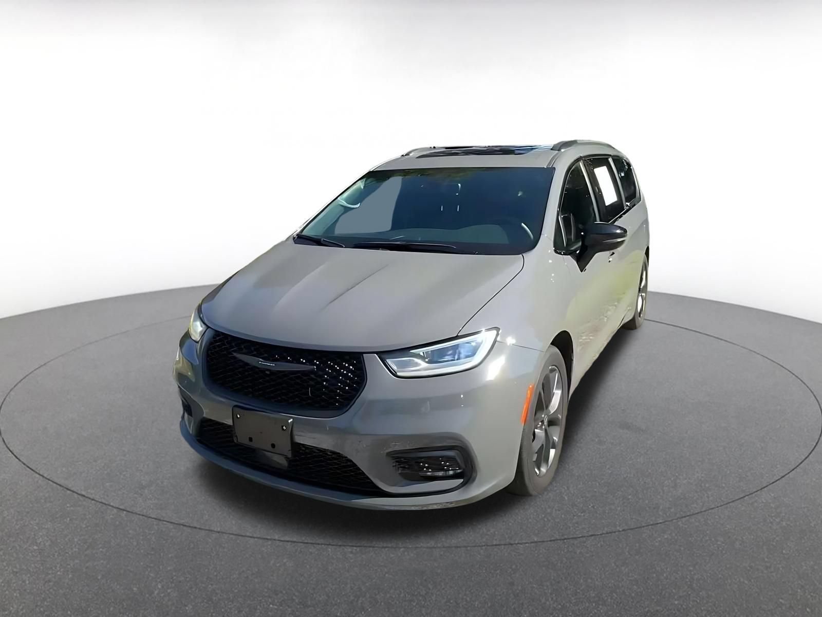 Used 2025 Chrysler Pacifica Limited FWD image 6