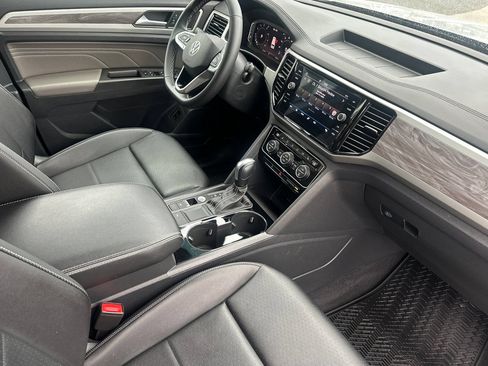 Certified 2023 Volkswagen Atlas Cross Sport SE FWD image 15