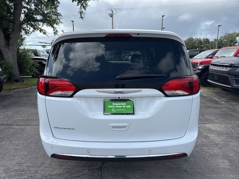 Certified 2020 Chrysler Pacifica Touring w/ Advanced Safetytec Group FWD image 4
