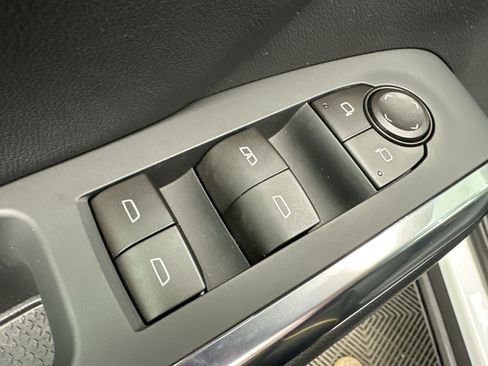 Certified 2026 Chevrolet Traverse LT AWD/4WD image 14