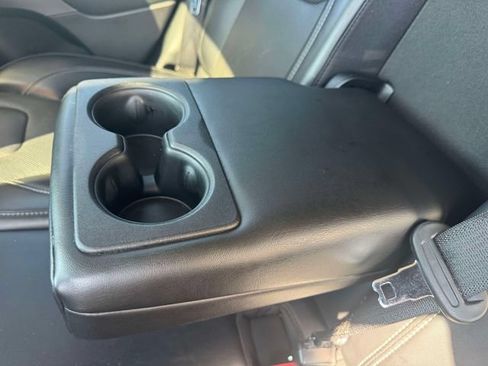 Used 2020 Jeep Cherokee Limited AWD/4WD image 16