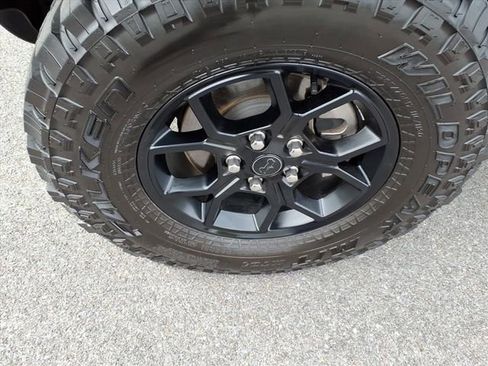 Used 2025 Jeep Wrangler Willys image 12