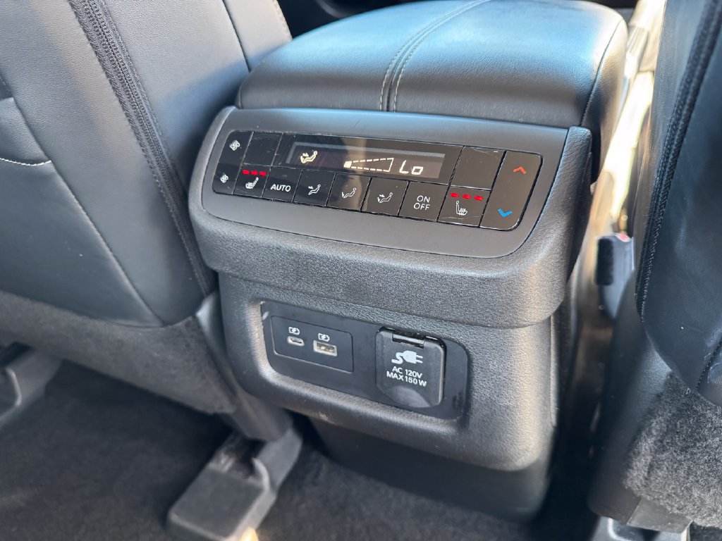 Used 2023 Nissan Pathfinder Platinum AWD/4WD image 15