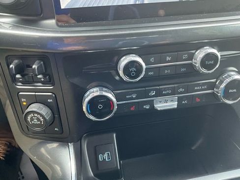 Used 2022 Ford F150 XLT w/ Equipment Group 302A High image 16