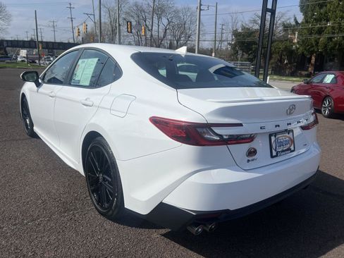 Used 2025 Toyota Camry SE FWD image 5
