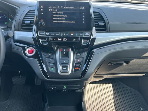 Used 2024 Honda Odyssey Touring image 14