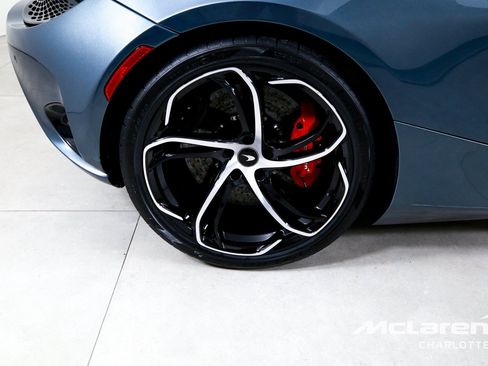 Used 2025 McLaren 750S RWD image 22