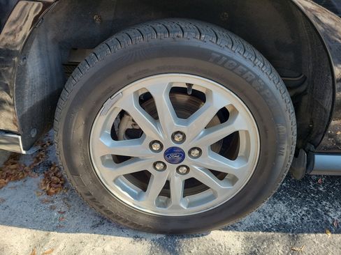 Used 2020 Ford Transit Connect XLT w/ Trailer Tow Package image 10