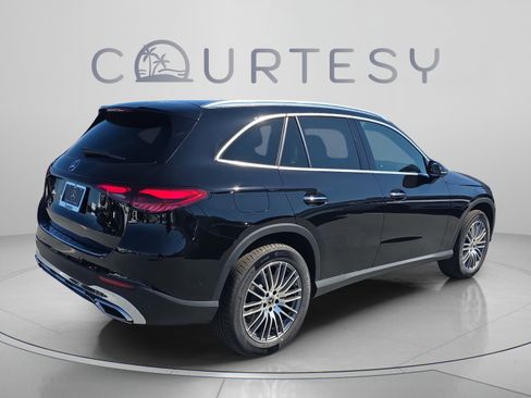 Certified 2026 Mercedes-Benz GLC 300 image 4