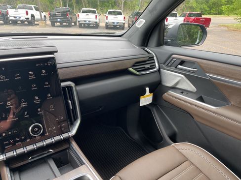 New 2026 GMC Acadia Denali Ultimate FWD image 22