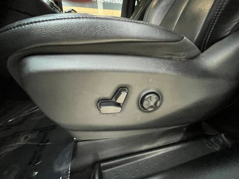 Used 2022 Chrysler Pacifica Touring-L w/ S Appearance Package AWD/4WD image 36