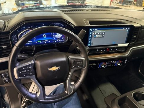 Used 2024 Chevrolet Silverado 1500 LT AWD/4WD image 52