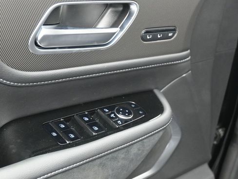 New 2026 INFINITI QX80 Luxe image 17