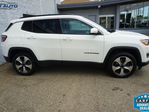 Used 2018 Jeep Compass Latitude w/ Popular Equipment Group AWD/4WD image 6