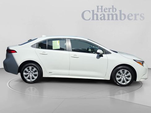 Used 2026 Toyota Corolla LE AWD/4WD image 12