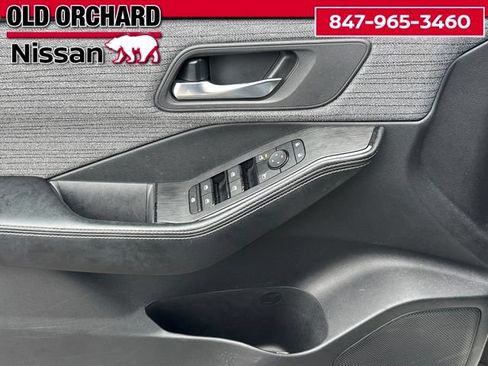 Used 2023 Nissan Rogue SV AWD/4WD image 9