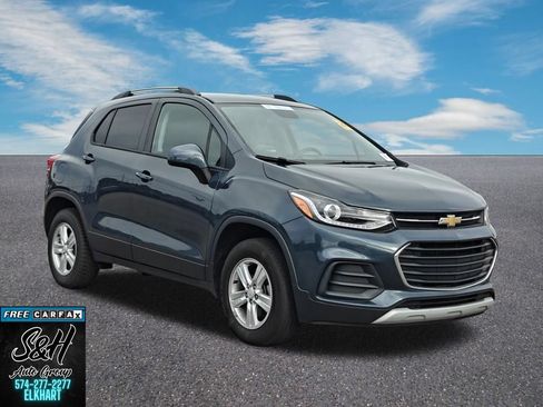 Used 2022 Chevrolet Trax LT w/ Driver Confidence Package AWD/4WD image 3