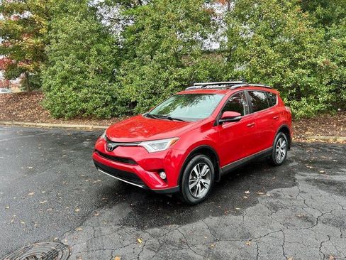Used 2017 Toyota RAV4 XLE w/ All Weather Liner Package AWD/4WD image 3