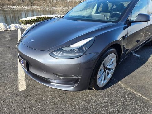 Used 2021 Tesla Model 3 Standard Range Plus image 12