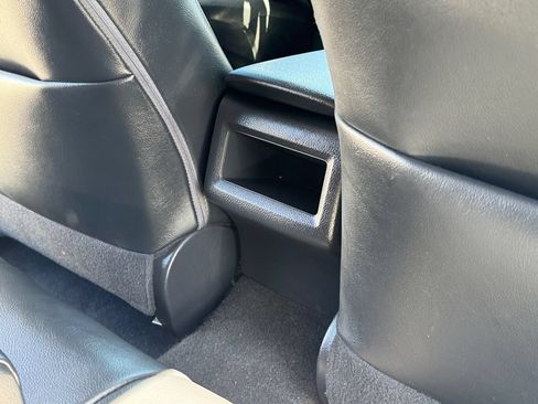 Used 2020 Toyota Camry SE w/ Sunroof Package FWD image 21