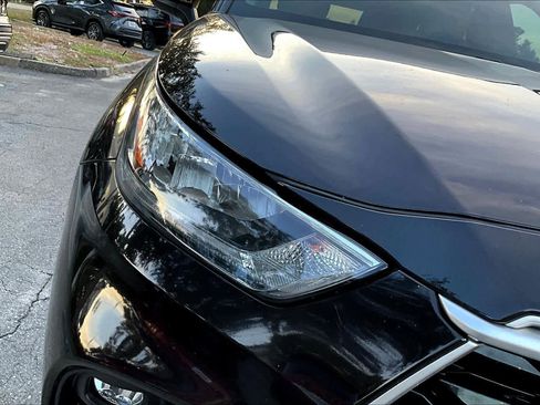 Used 2020 Toyota Highlander XLE image 27