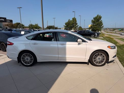 Used 2016 Ford Fusion SE w/ Equipment Group 202A FWD image 10