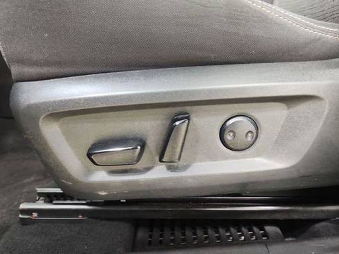 Used 2023 Nissan Rogue SV image 15